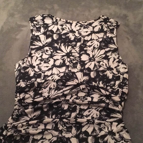 Dress. Jessica brand. Size US 8. Falls below the knee. Smoke free home. - Picture 7 of 7